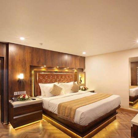Hotel Kings Empire Kochi Extérieur photo
