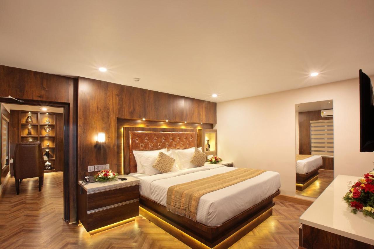 Hotel Kings Empire Kochi Extérieur photo