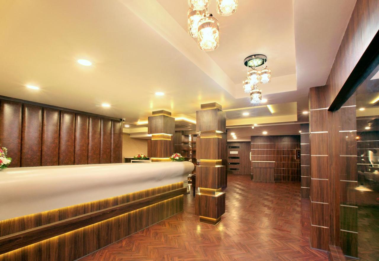 Hotel Kings Empire Kochi Extérieur photo